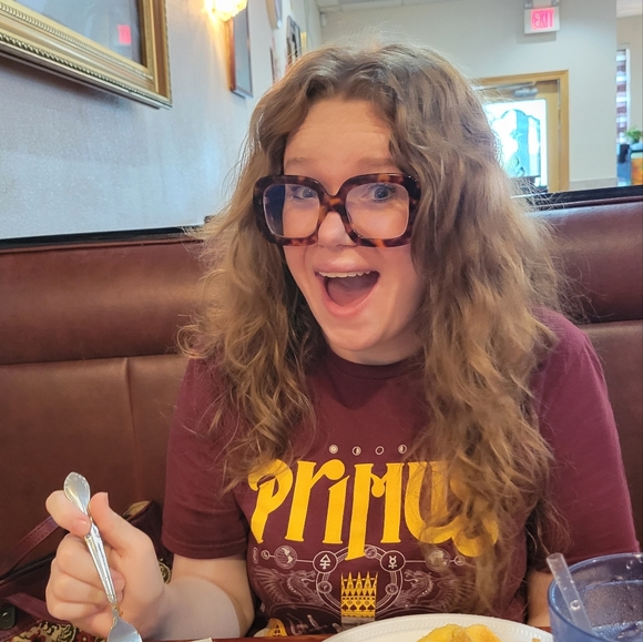 Meet your Posher, Julia - Picture 6 of 16